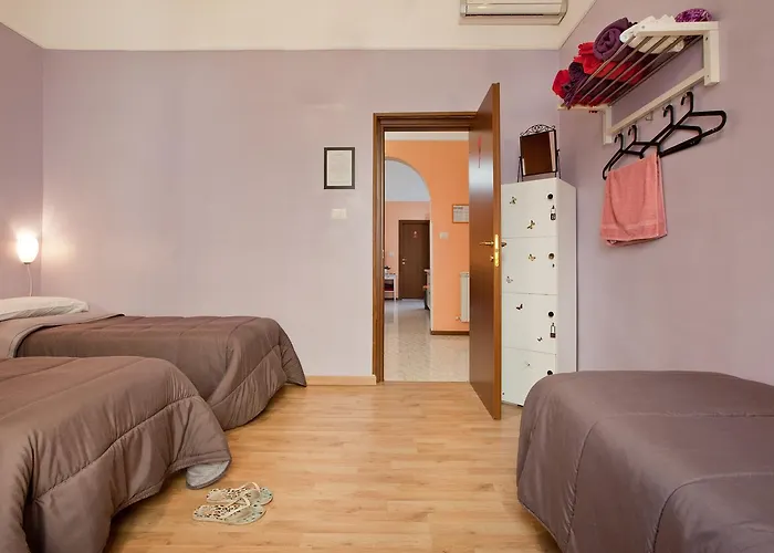 אכסניה Hostella Female Only