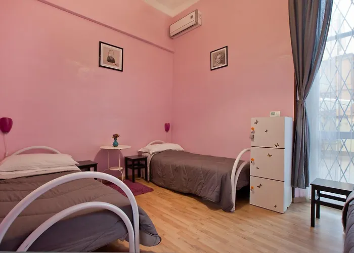 Hostella Female Only * רומא